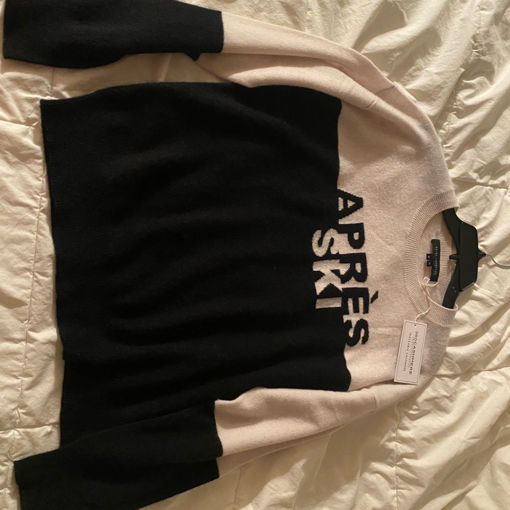 "Aprs ski"
100% cashmere
Dry clean only
Knit fabric
Manufacturer Style No. 43170 - Picture 5 of 7